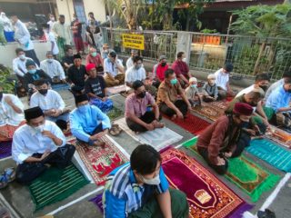 Suasana Salat Idul Fitri 1443 H di Masjid Baiturachim Patangpuluhan Jogja