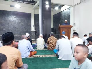 Suasana Kegiatan Rutin Subuh Bergizi di Masjid Baiturachim Patangpuluhan Jogja 24 Desember 2023
